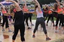 华体会app下载-女子接力再夺银 实力不俗，女子接力金牌视频